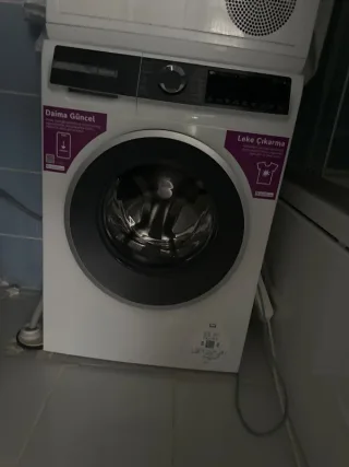 A****