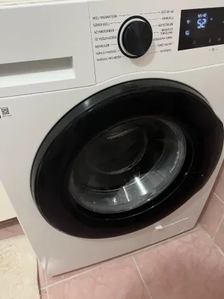 Ö****
