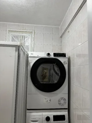 M***